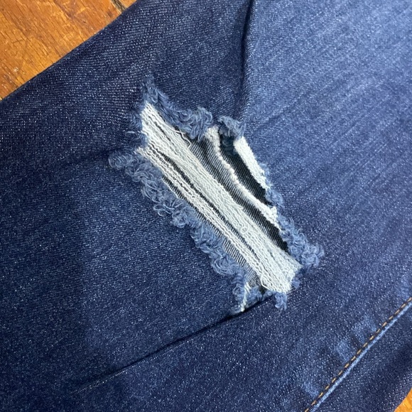 Ripped Skinny Jeans - Picture 3 of 6